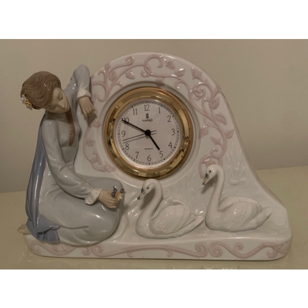 LLADRO Porcelain 'Swan Clock' 5777 - 10W, 8T 