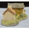 Image 7 : Hand Carved 'Hay Barn' By David Winter