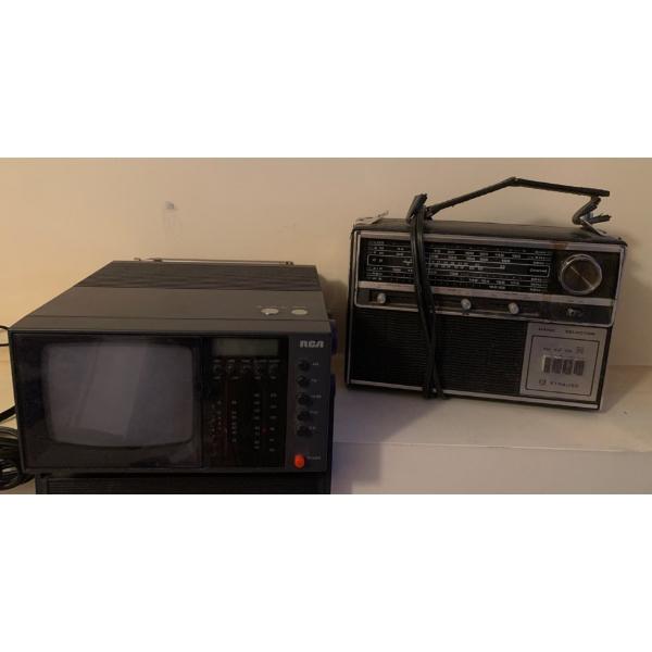 RCA Desktop Television Alarm w/ Strauss AM/FM Radio Mo.2161