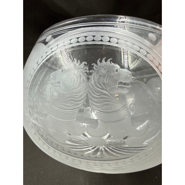 Intaglio Carved Double Lion Crystal Bowl 3.5 x 4,5