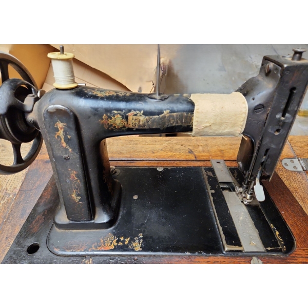 Vintage Raymond MF'G CO. of Guelph Sewing Machine and Table 34 W, 18 D, 31 T 