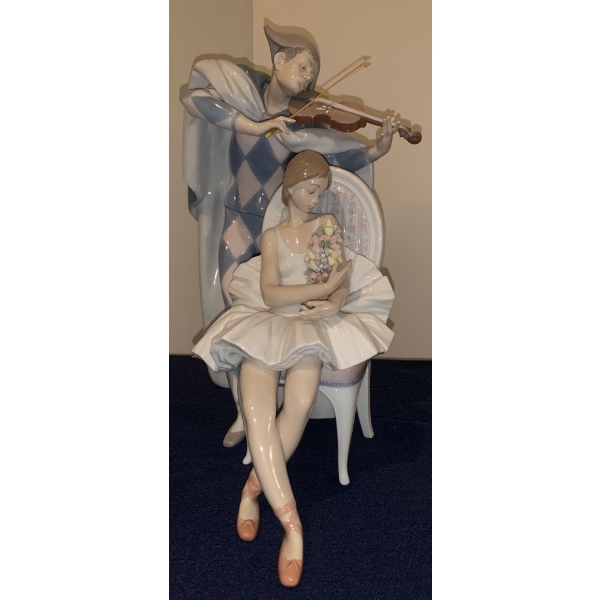 LLADRO Porcelain 'Jester Serenade' Sculpture (2 Pcs Detached, Needs Reattaching)  - 8W, 14D, 15T