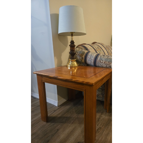 Wooden Side Table (24W, 22D, 20T) w/ Lamp (24T) 