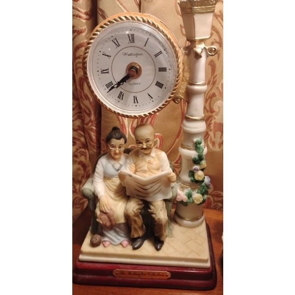 Decorative 'Lovers' Lamp 27T w/ Geriatric Pair Ceramic Figurine
