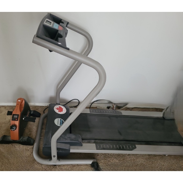 Weslo G-25 Folding Electric Treadmill 27 W, 58 D, 45 T, also Includes Under-Desk Mini-Bike