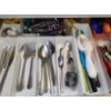 Image 7 : Contents of Cupboards and Cutlery Drawer: Pots, Frying Pans, Bakeware, Casseroles, Cutlery and More!