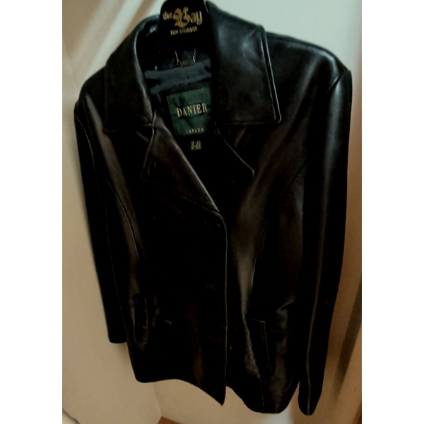 Ladies Genuine Leather DANIER Over Coat Size XL - Excellent Condition Butter Soft 