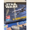 Image 2 : Star Wars X-Wing Fighter w/ C-17A Globemaster III 1:144 Sc 