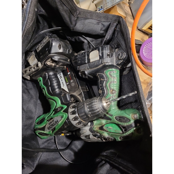 Hitachi DS 18DFL Set of 2 Drills with Charger