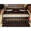 Image 2 : - Sperry Rand Remington Performer Portable Typewriter w/ Case 