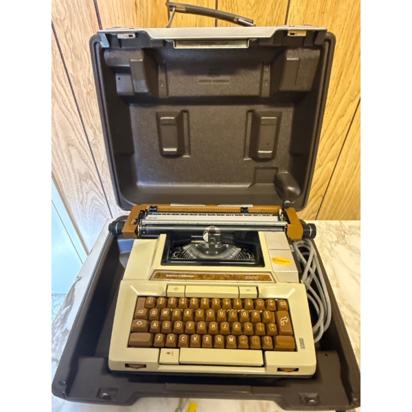Smith Corona Electric Typewriter Coronamatic 2200 