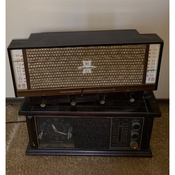 Silvertone Mo.9200Brown  AM/FM Radio Phillco Ford Solid State Radio Mo.R575