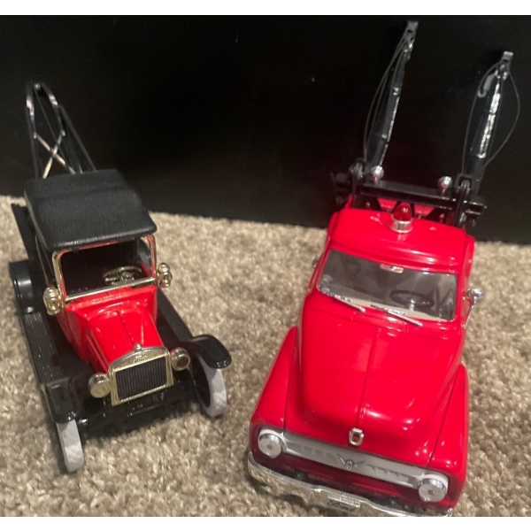 1918 Runabout/ 1953 Ford Tow Truck 