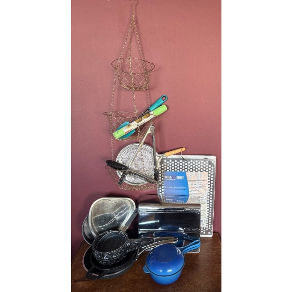 Kitchen Colabo - Le Cruset Pan & Pot 3 Tier Hanginmg Fruit Basket Kitchen Roll Dispensor & More 