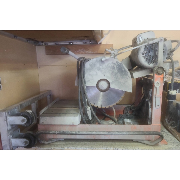 Husqvarna Target Portasaw TS 355 Masonry Saw With Granite Slabs