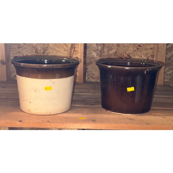 Set of 2 Croc Pots 