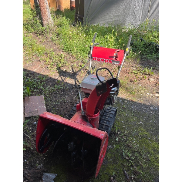 Honda HS 80 tracked snowblower in working condition