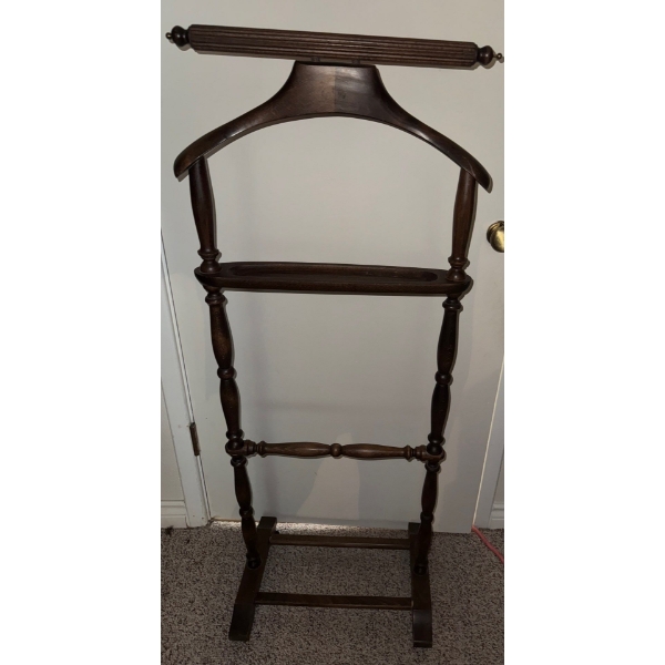 Mahogany Butler Stand / Pop Up Closet 48T
