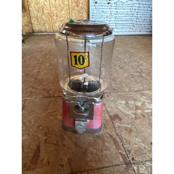 Beaver 10 Cent Gum Ball Machine Glass and Cast Iron Base 