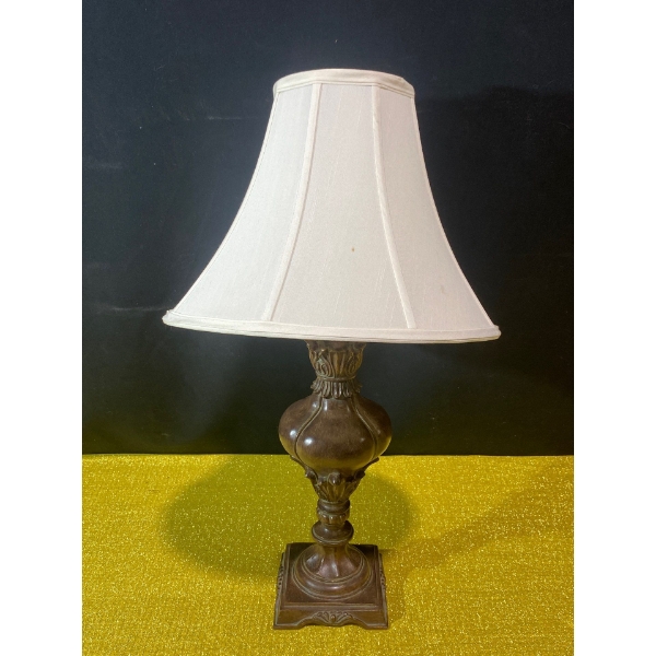 Mid-20th Century Hollywood Regency Style Brass Table Lamp