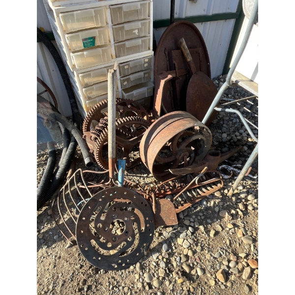  selection of cast-iron pieces, birdhouse, old school desk, and a number of other items to make yard
