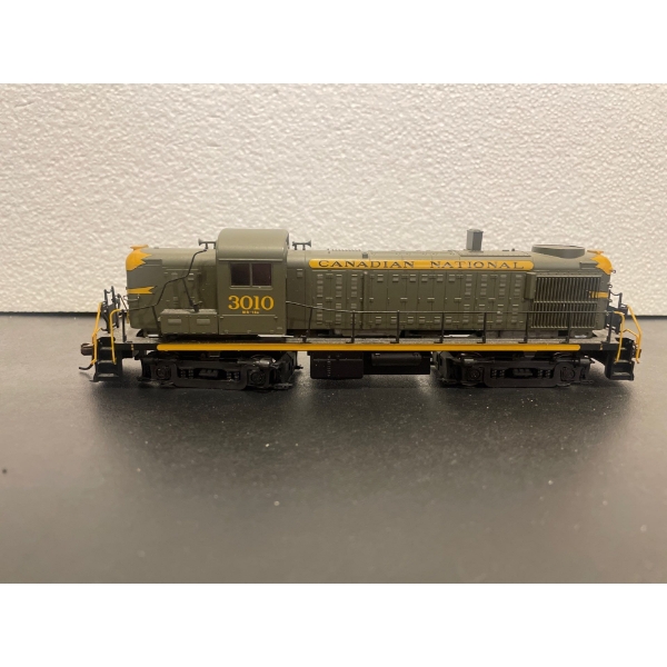 Atlas Canadian National 3010 Model Engine 8L & 'BACHMAN' Burlington Northern 3519 8L