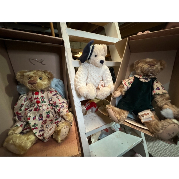 Barton”s creek collection artist designed GUND teddy bears x 3 including 2 original boxes . 


