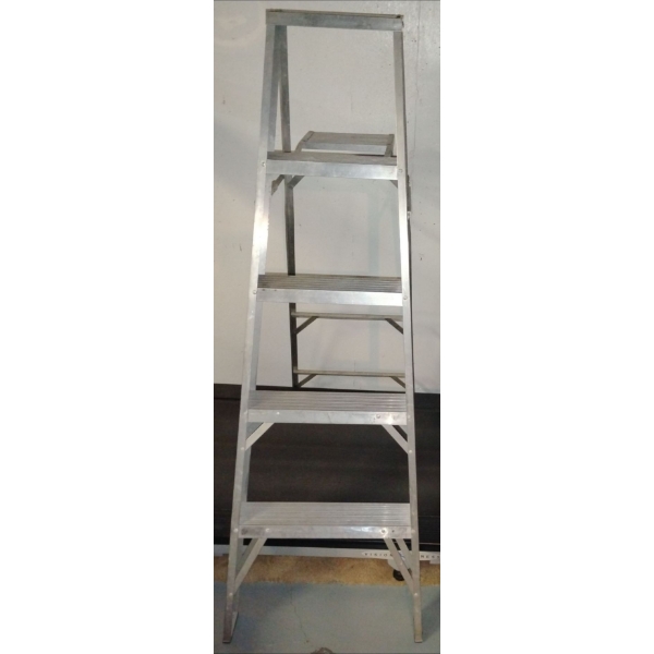 6 Ft. Aluminum A Frame Ladder w/ Tray