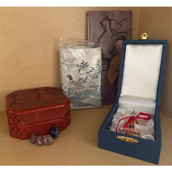 Oriental Pearl TV Tower Shanghai w/ Rosewood Trinket Box 4W & New Money Sleeves 