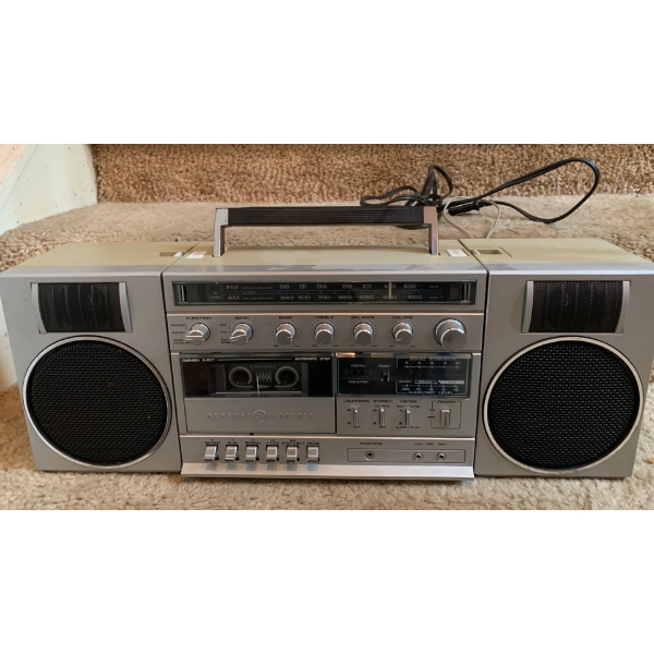 General Electric AM/FM Receiver w/ Cassette Recorder Mo.3-5263A