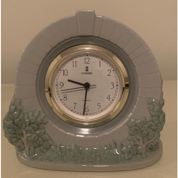 LLADRO Porcelain Moon Gate Clock Quartz 6.5x6
