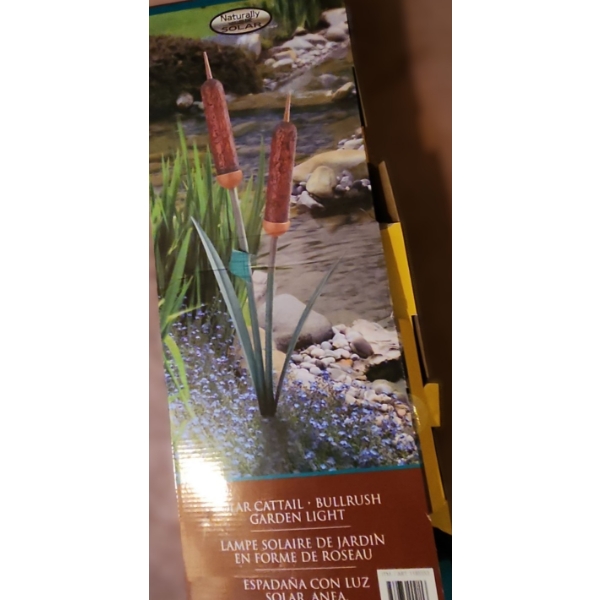 Naturally Solar Cattail/ Bullrush Garden Light Decor (New in Box) 