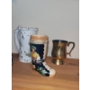 Image 5 : Art Glass Flower Vase with Floral Arrangement and Assorted Decorative Mugs