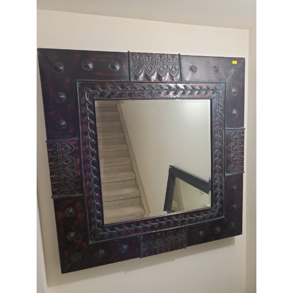 Embossed metal mirror - 32W, 31T, 3D