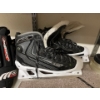 Image 3 : CCM Hockey Skates 44K 9.5 With Set Of Hockey Gloves And Stick 