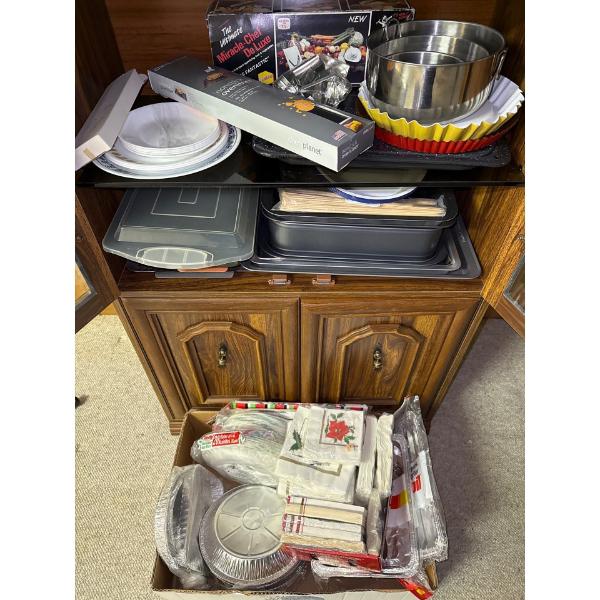 Kitchen Collection - Bakeware, Corelle Plates & More! 