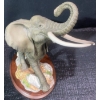 Image 2 : Franklin Mint "Ruler Of The African Plains" Porcelain Elephant Statue