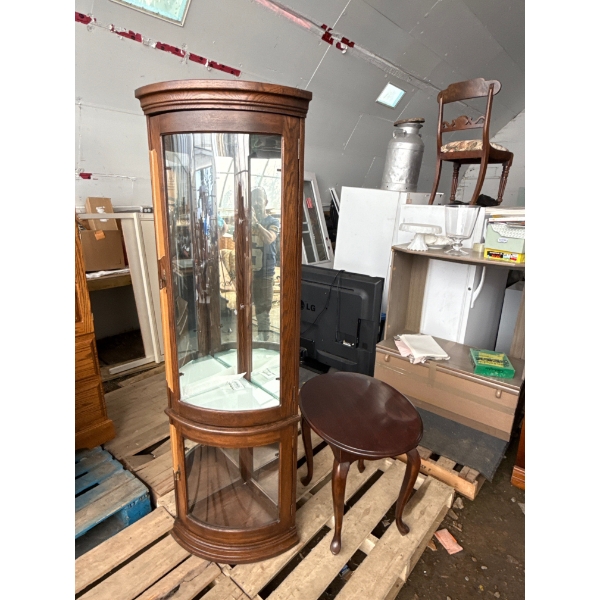 Corner Hutch 22x16x69 and table 26x20x22