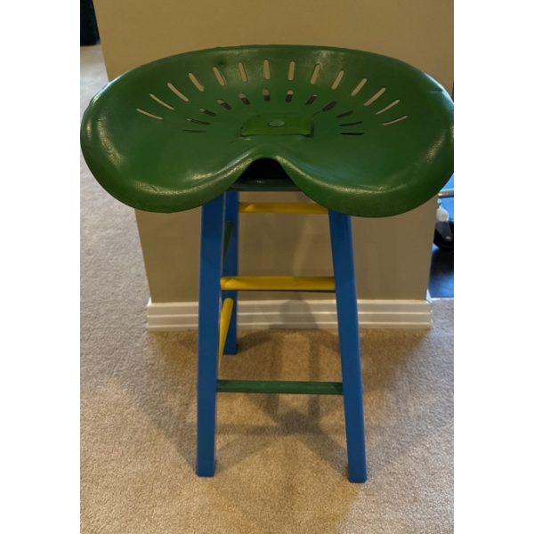 Stool w/ Tractor Seat Top - 27T 
