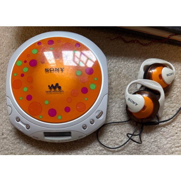 SONY D EQ550 Portable Compact Disk Player 