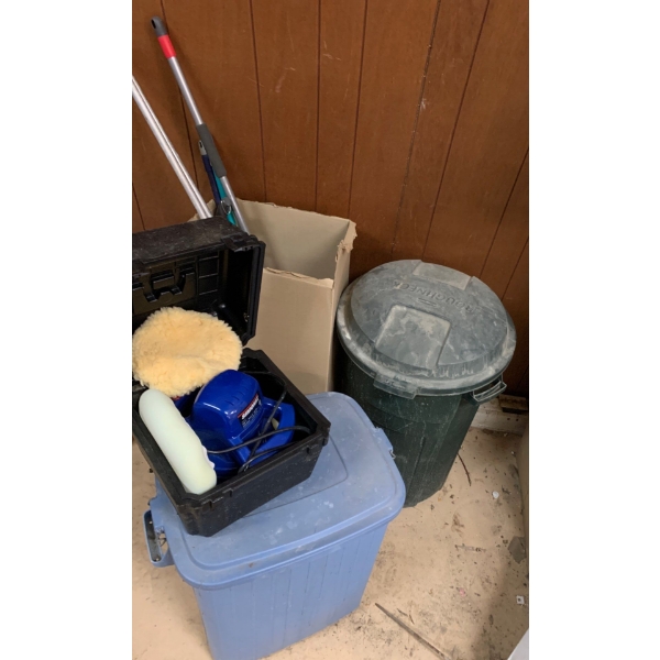 Plastic Waste Bins, Cleaning, Simoniz 10  Orbiting Polisher 