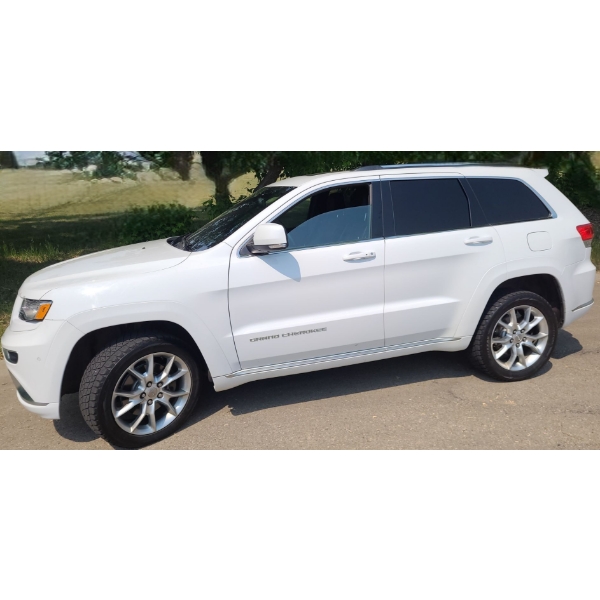 Luxury 4 Door 2015 Jeep Grand Cherokee