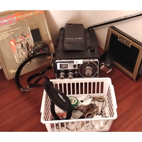 Midland Handheld CB Radio 40 Channels w/ New Mens Leather Wallet Pedometer & More