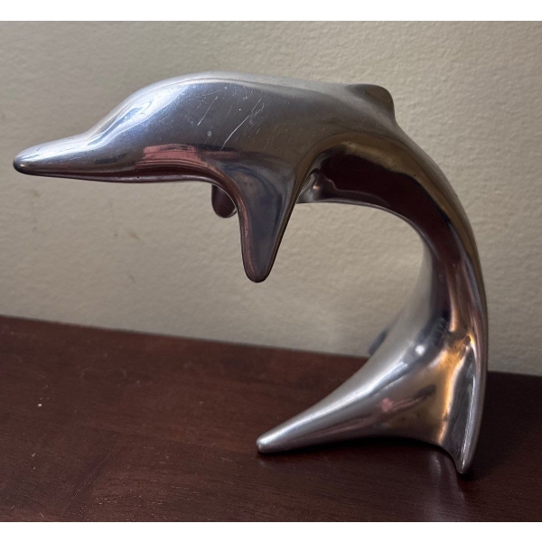 Hoselton Aluminum Art Sculptures, Made in Canada - Large Shark (7 Long, 6.5 Tall) 