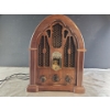 Image 6 : Cathedral Style AM/FM Radio with Raycon Over-Ear Headphones in Carrying Case