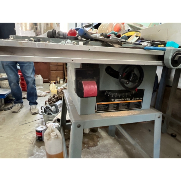 Delta table saw 10 inch contents not included Works great 