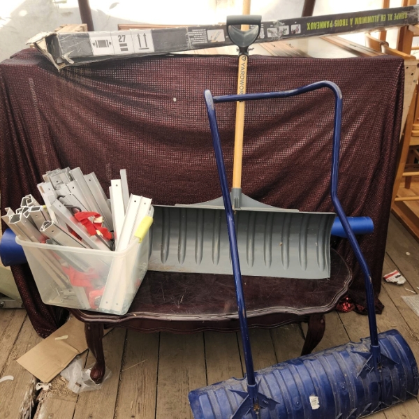 Yardworks Snow Shovels, Loading Ramp 