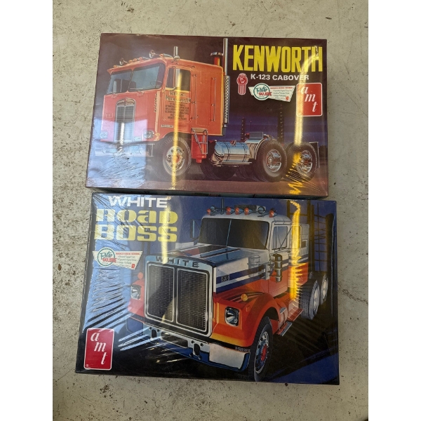 Model Trucks - Kenwood K-123 Cabover & White Road Boss 