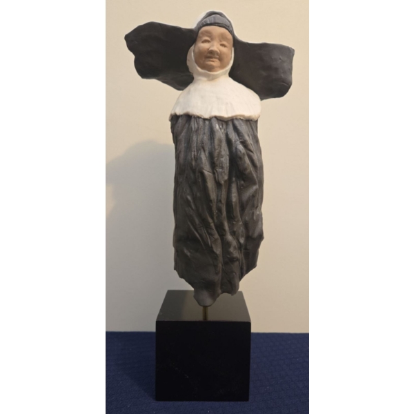 LLADRO 1988  2 Pcs Nun Porcelain Figure - 8W, 6D, 15T 