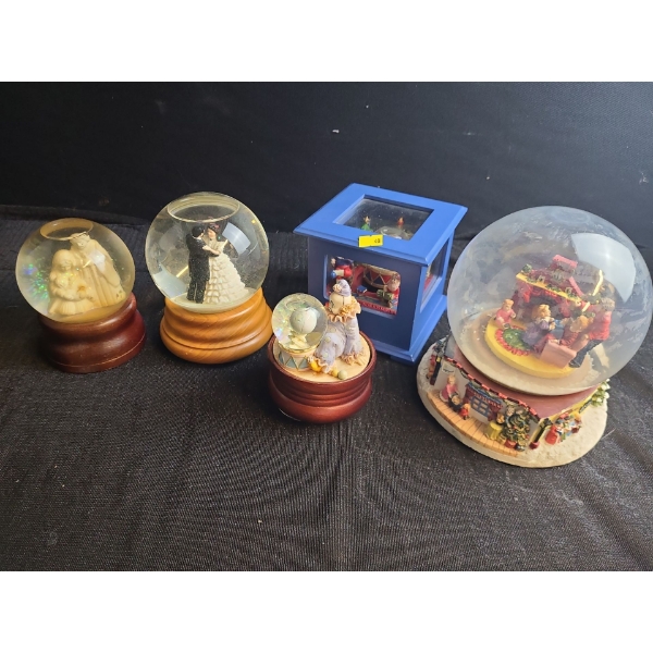Decorative Globes and Blue Box w/ Holiday Scene  5.5 W, 5.5 D, 5 T 